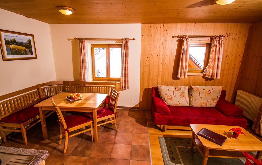 Monarchia Park Hotel Lachtal Buitenkant foto
