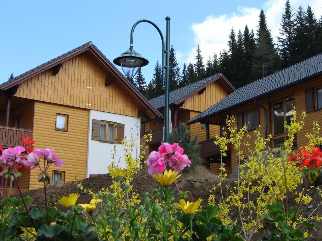 Monarchia Park Hotel Lachtal Buitenkant foto
